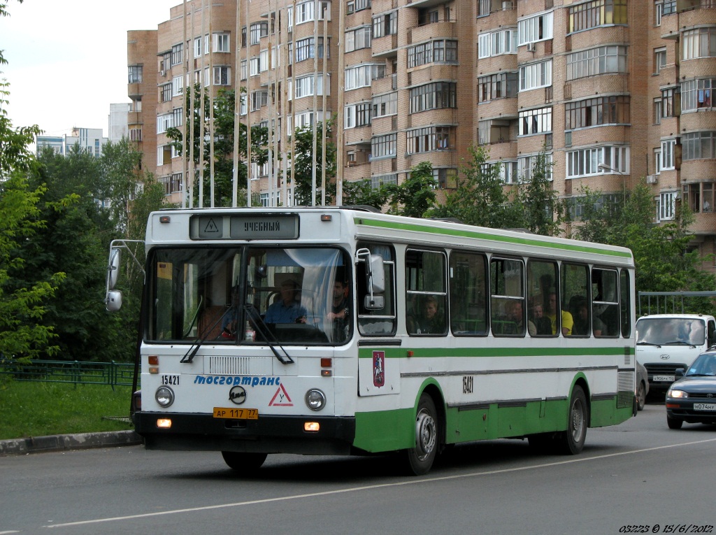 Moskva, LiAZ-5256.25 č. 15421