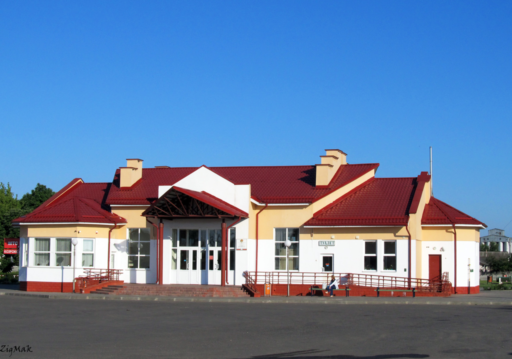 Bus terminals, bus stations, bus ticket office, bus shelters; Slonim — Miscellaneous photos