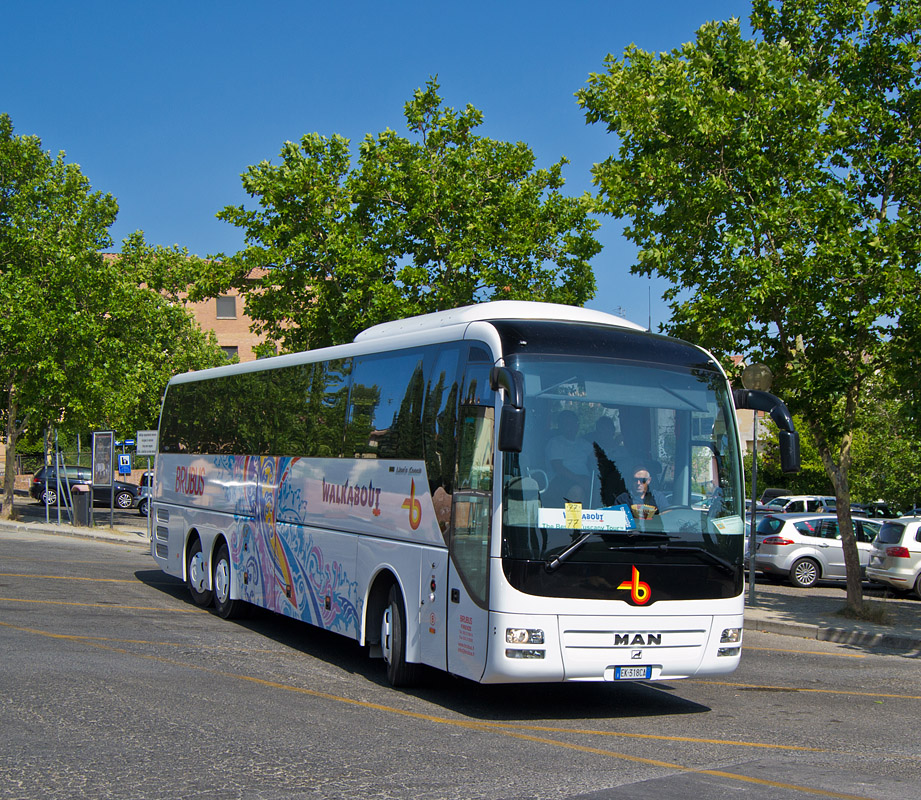 Florence, MAN R09 Lion's Coach C RHC484 # 8