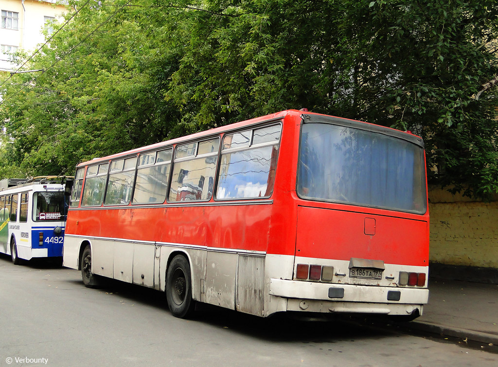 Moscow, Ikarus 256.** nr. В 186 ТА 197