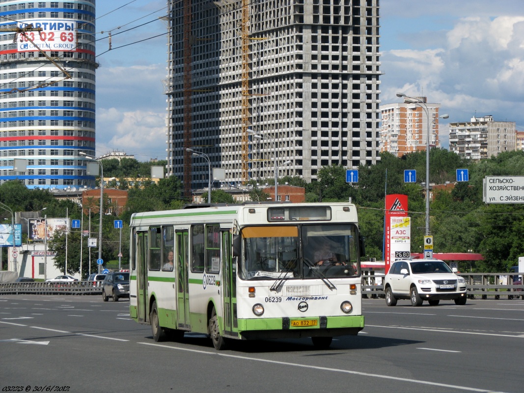 Moscow, LiAZ-5256.25 №: 06239