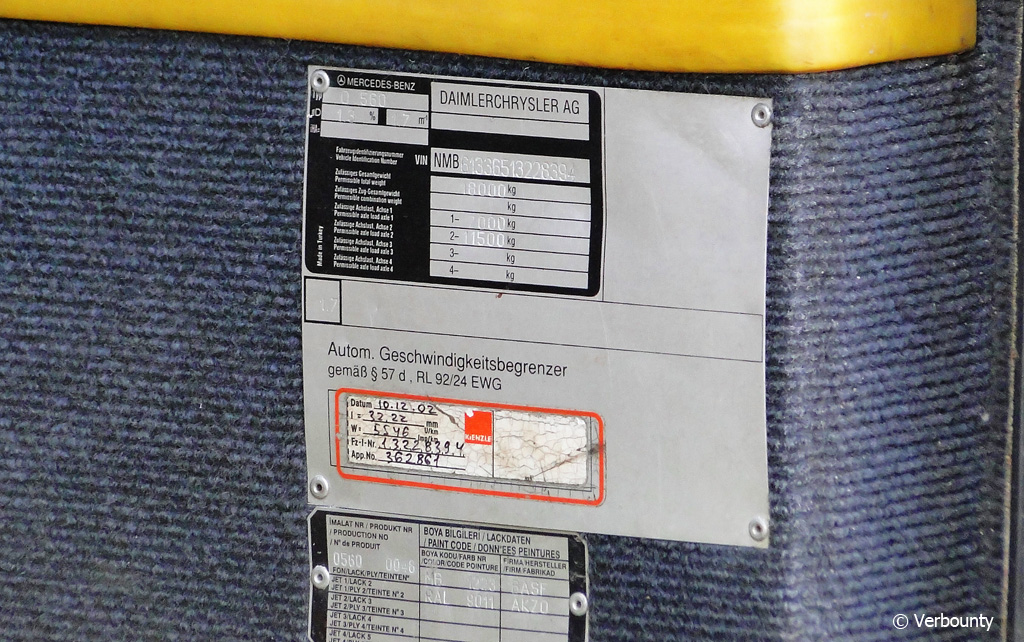 Moscow, Mercedes-Benz O560 Intouro I RH # АМ 990 77