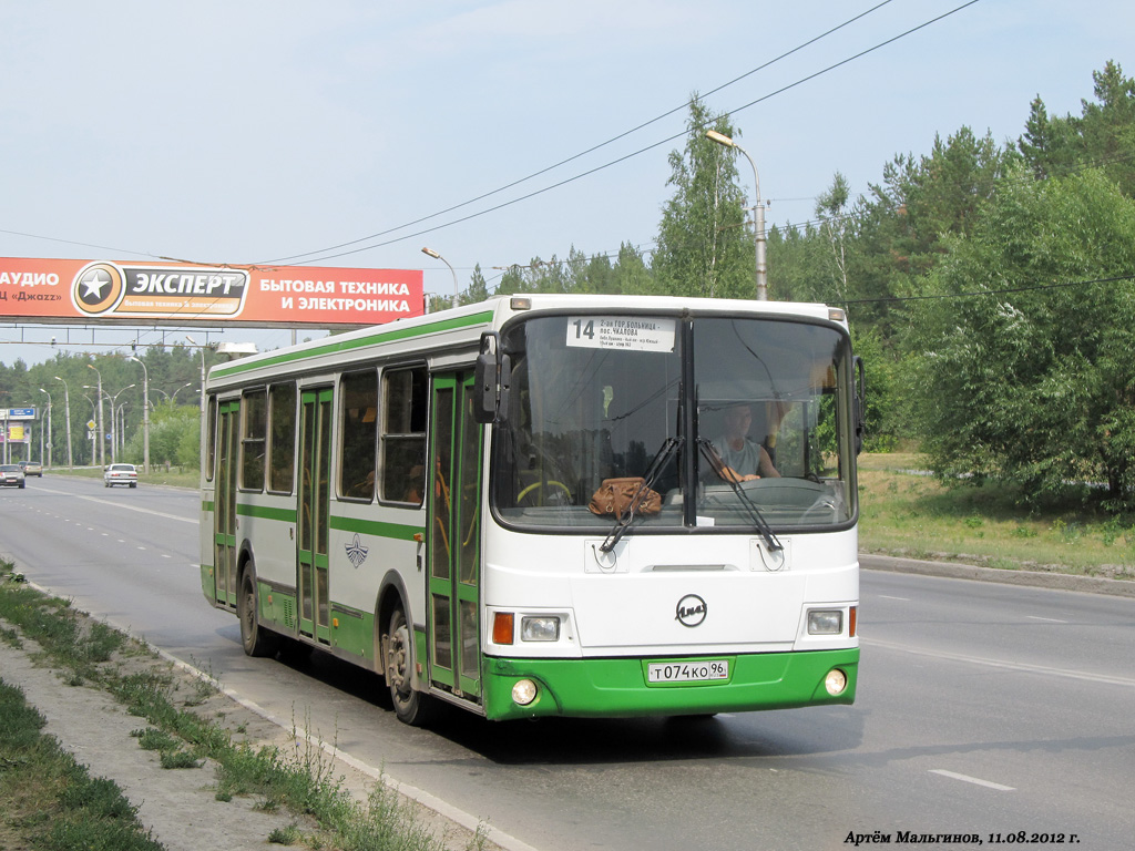 Kamensk-Ural'skiy, LiAZ-5256.45 No. Т 074 КО 96
