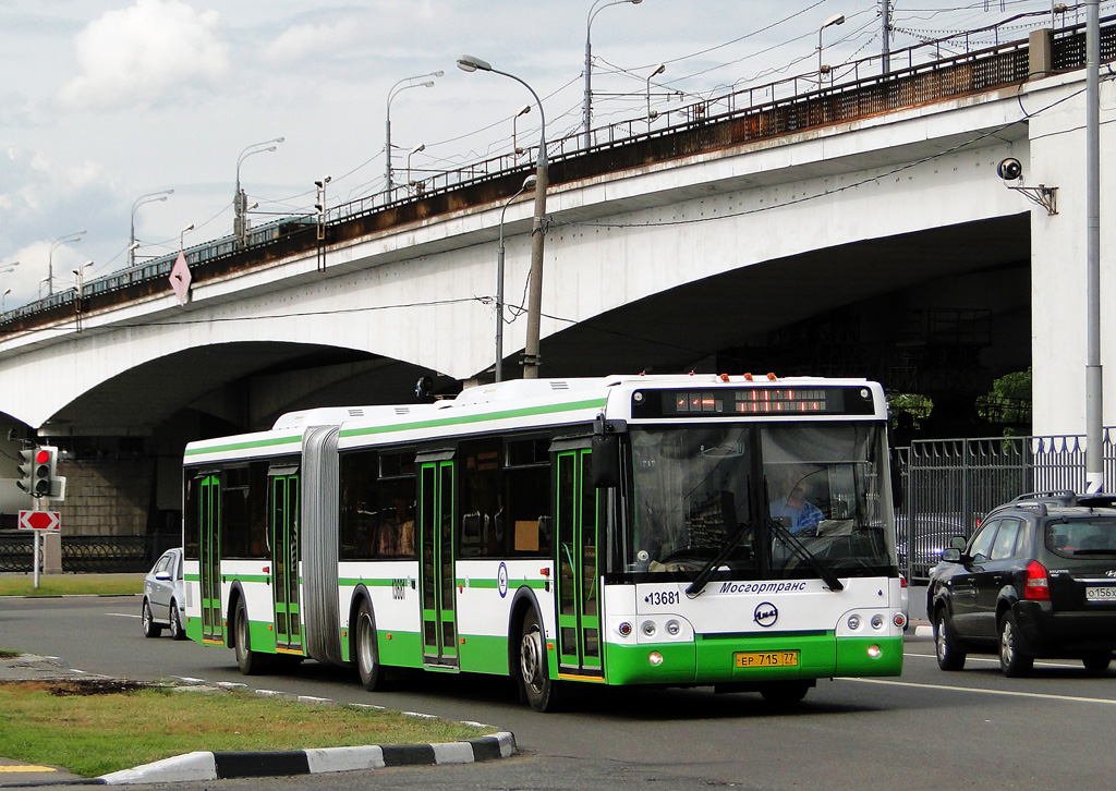 Moscow, LiAZ-6213.21 # 13681