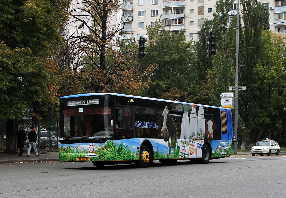 Киев, ЛАЗ A183D1 № 7136