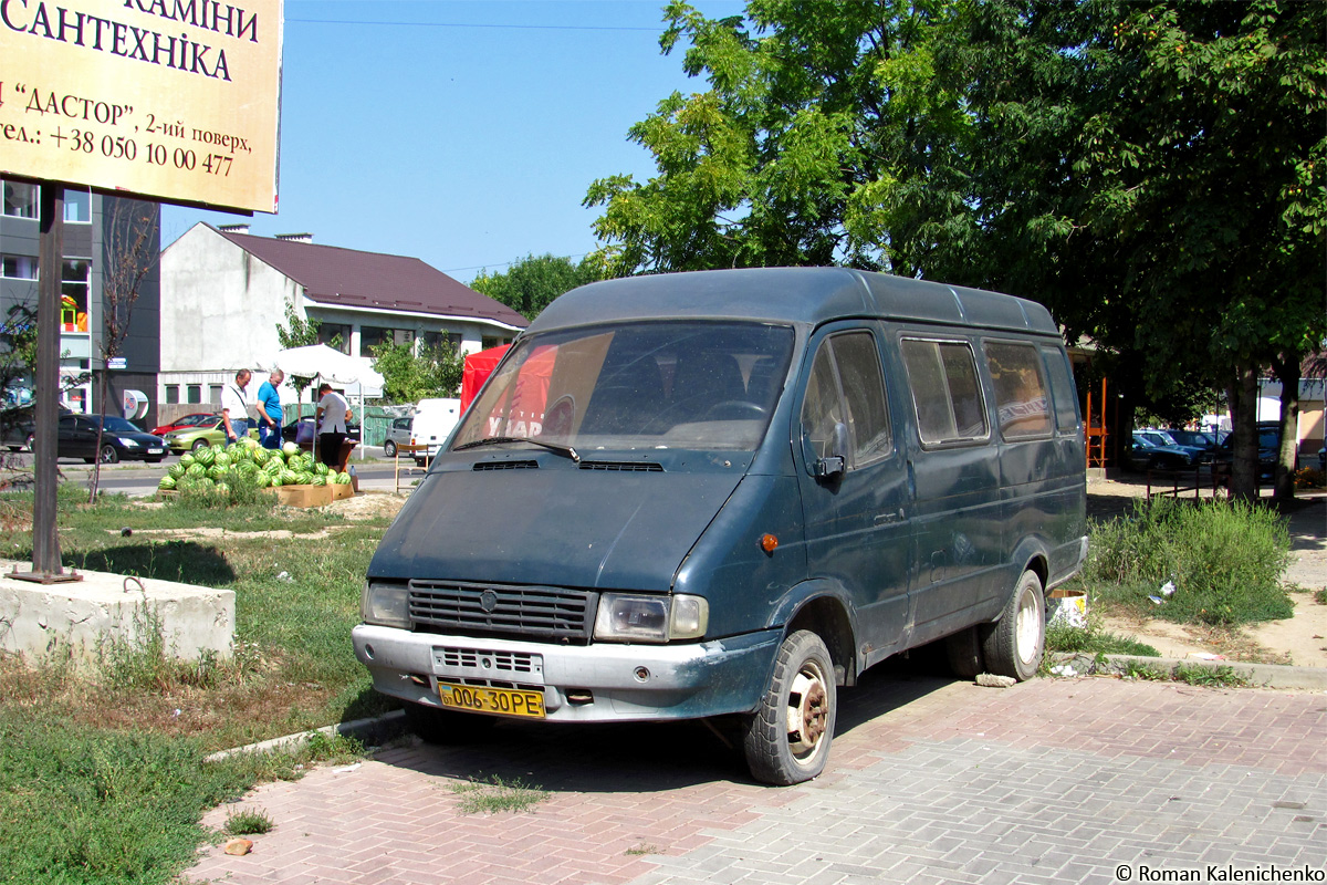 Uzhhorod, GAZ-2705 nr. 006-30 РЕ
