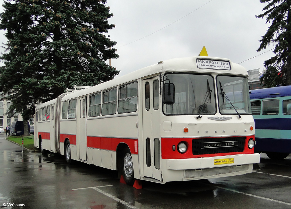 Moscow, Ikarus 180.31 # 011; Moscow — EST-2012