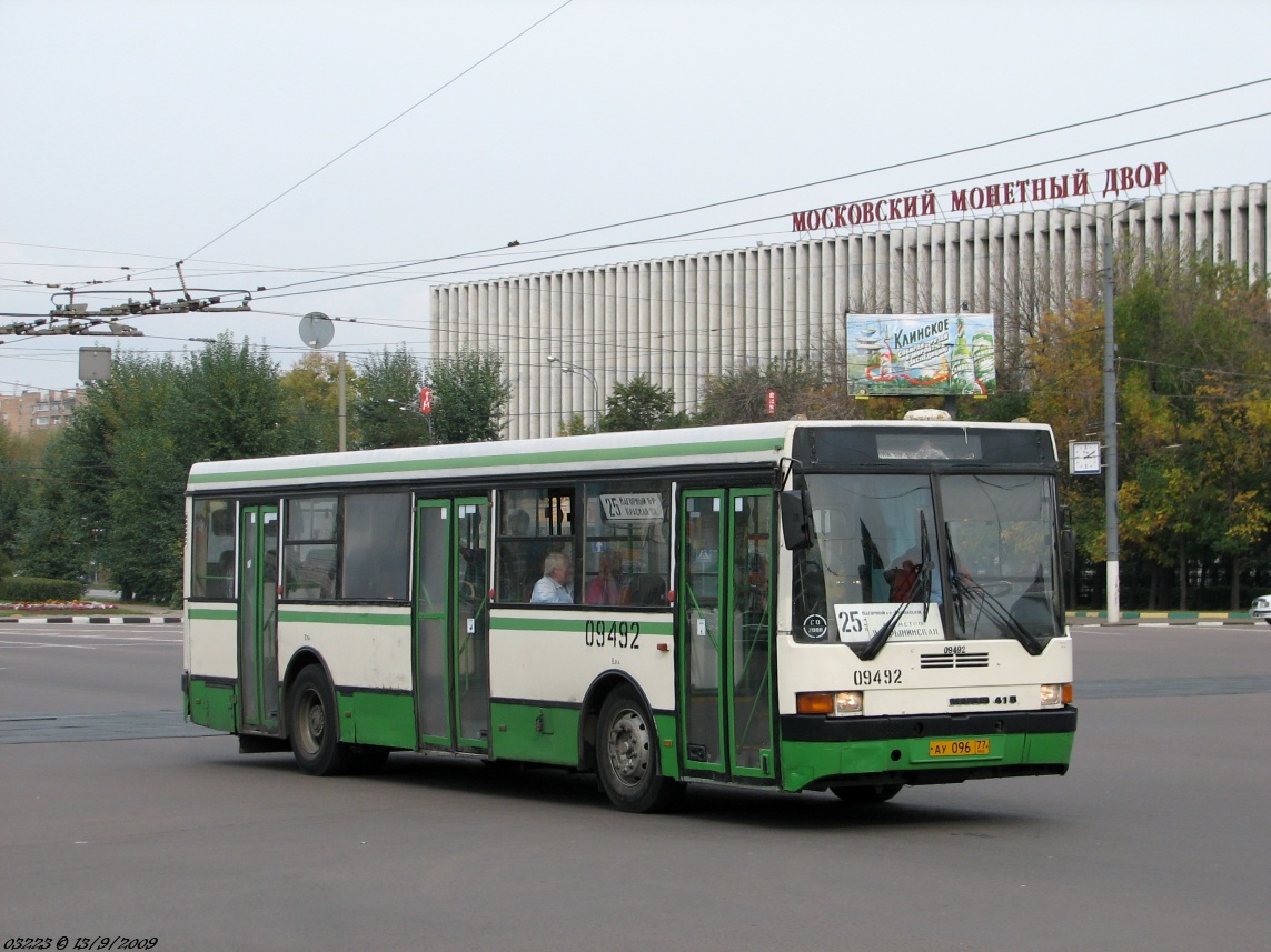 Moscow, Ikarus 415.33 # 09492