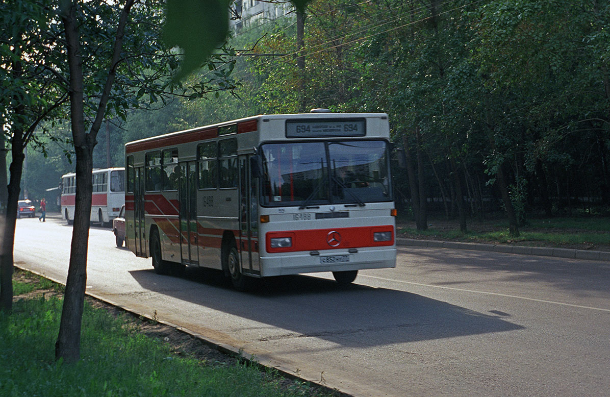 Moskva, Mercedes-Benz O325 # 16488