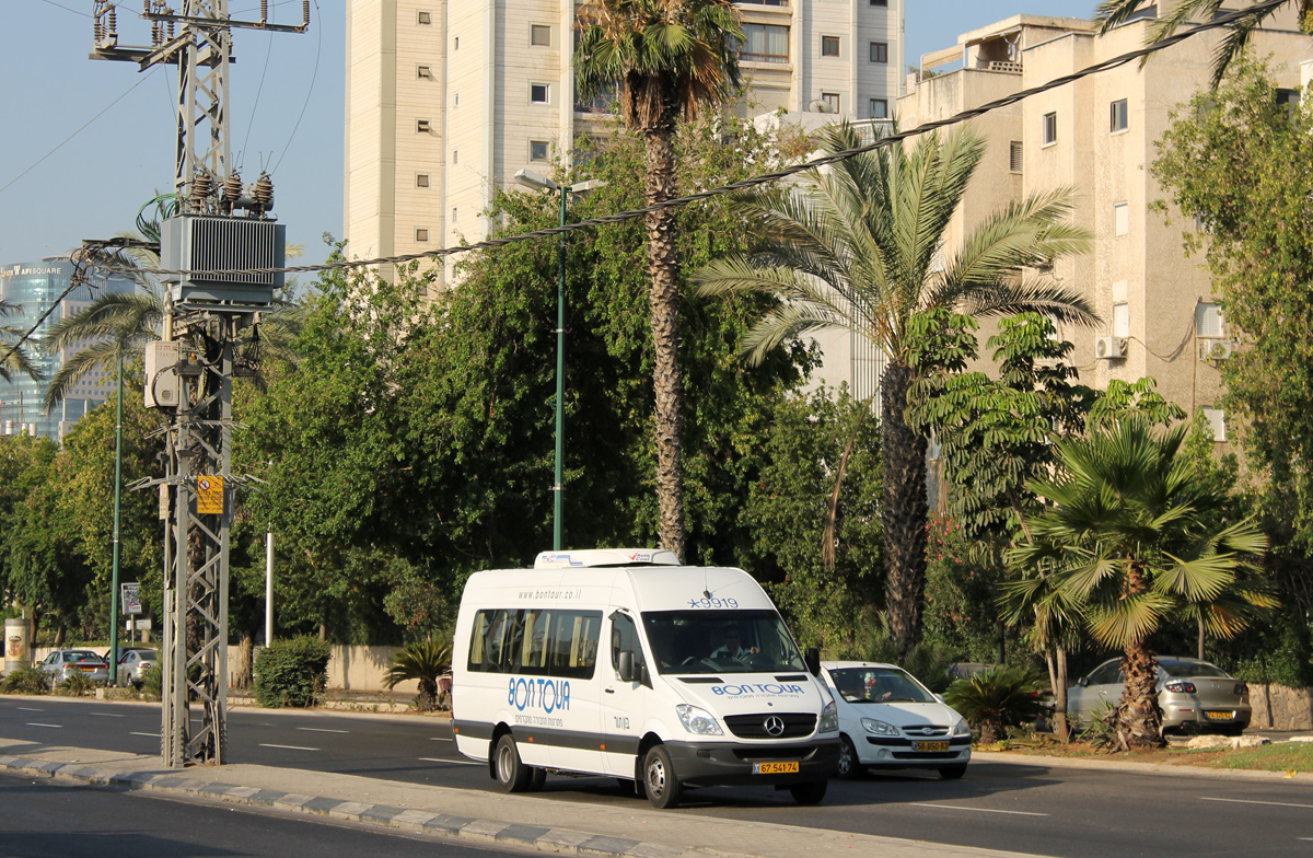 Tel-Aviv, Mercedes-Benz Sprinter č. 67-541-74