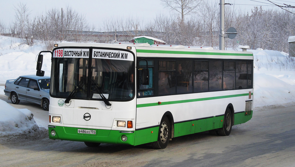Новосибирск, ЛиАЗ-5256.36 № В 486 ХО 154