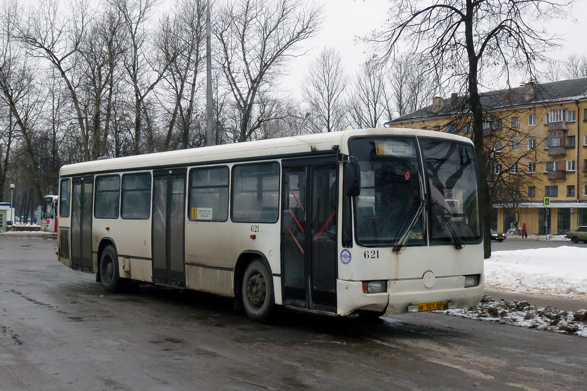 Pskov, Mercedes-Benz O345 # 621
