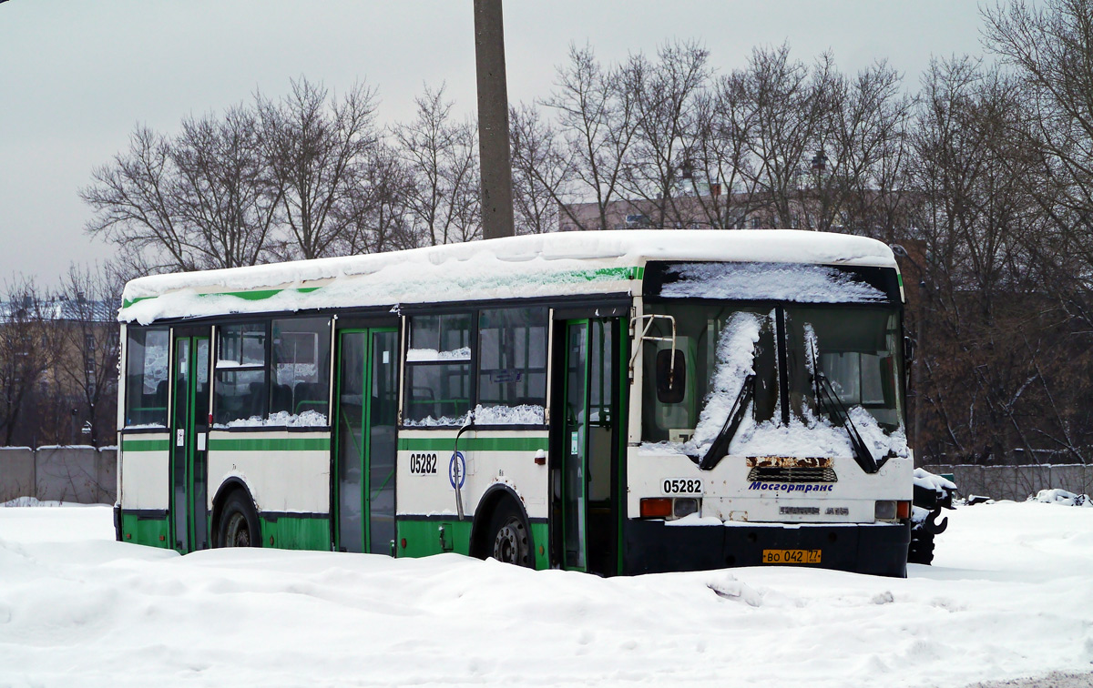 Moscow, Ikarus 415.33 No. 05282
