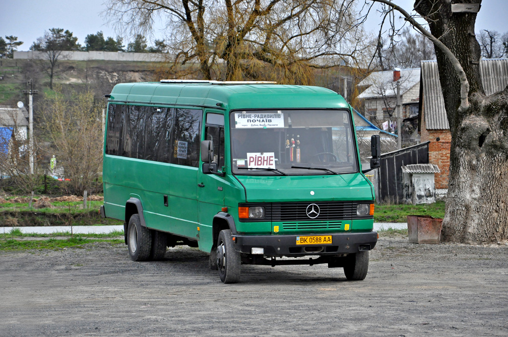 Rovno, Mercedes-Benz T2 711D # ВК 0588 АА