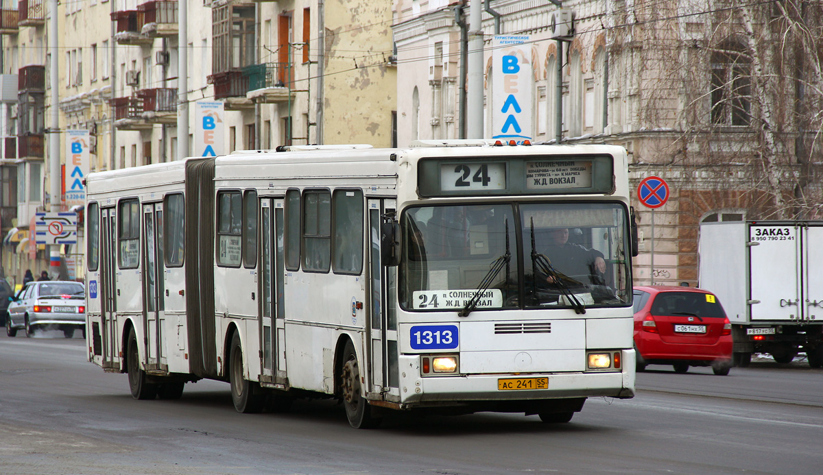 Omsk, GolAZ-AKA-6226 # 1313