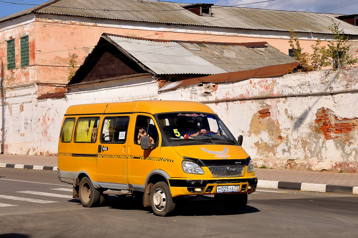 Ефремов, GAZ-3275 č. М 025 ХА 71