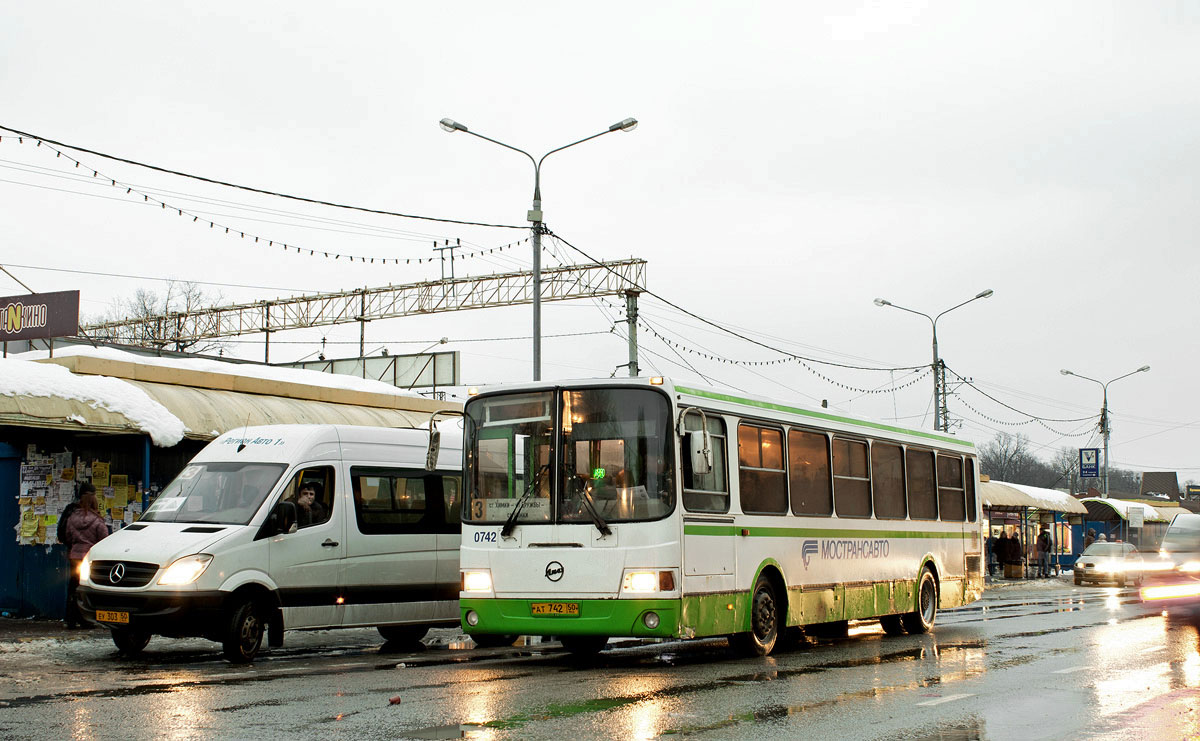 Khimki, LiAZ-5256.25-11 # 0742