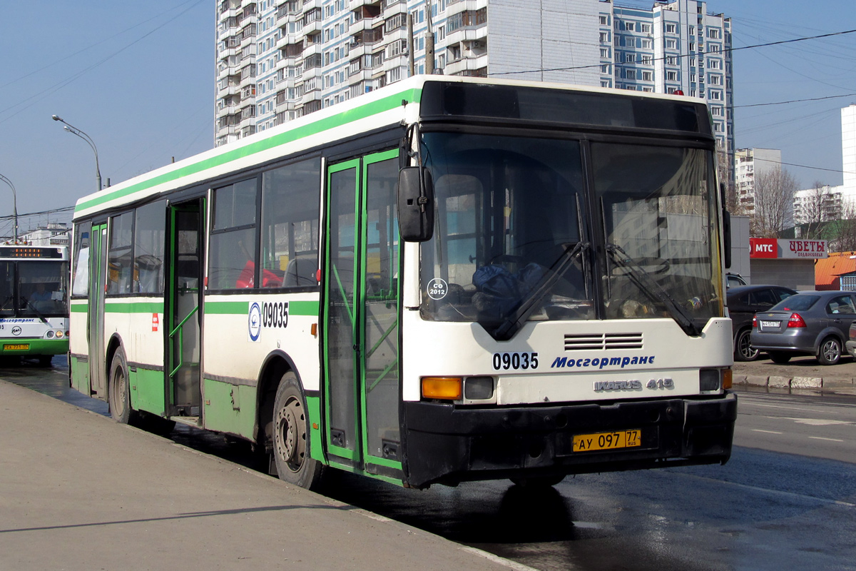 Moscow, Ikarus 415.33 # 09035