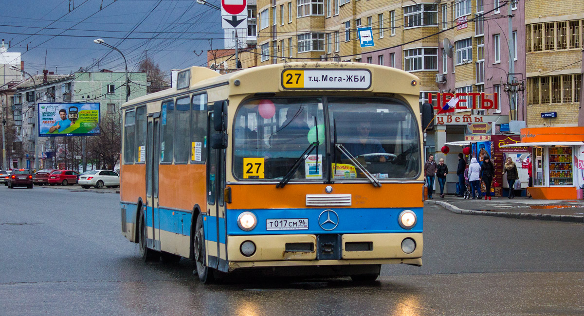 Ekaterinburg, Mercedes-Benz O305 # Т 017 СМ 96