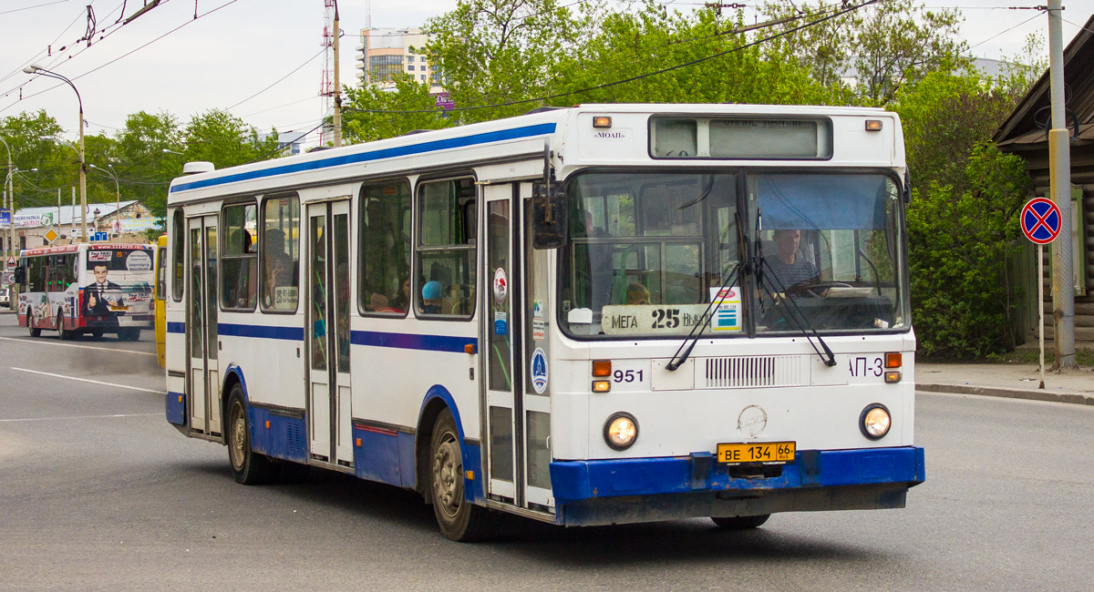 Ekaterinburg, LiAZ-5256.45 č. 951
