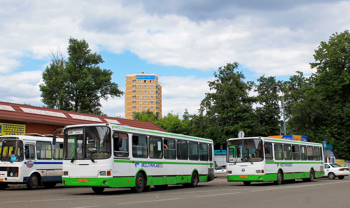 Khimki, LiAZ-5256.25 nr. 0696; Khimki, LiAZ-5256.25 nr. 0705