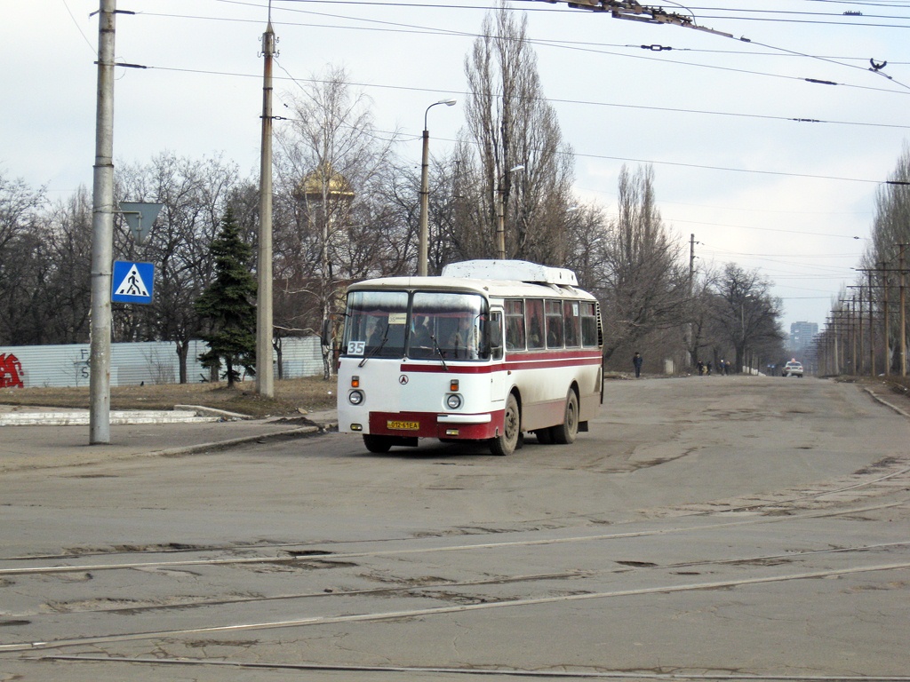 Gorlovka, LAZ-695НГ # 012-61 ЕА