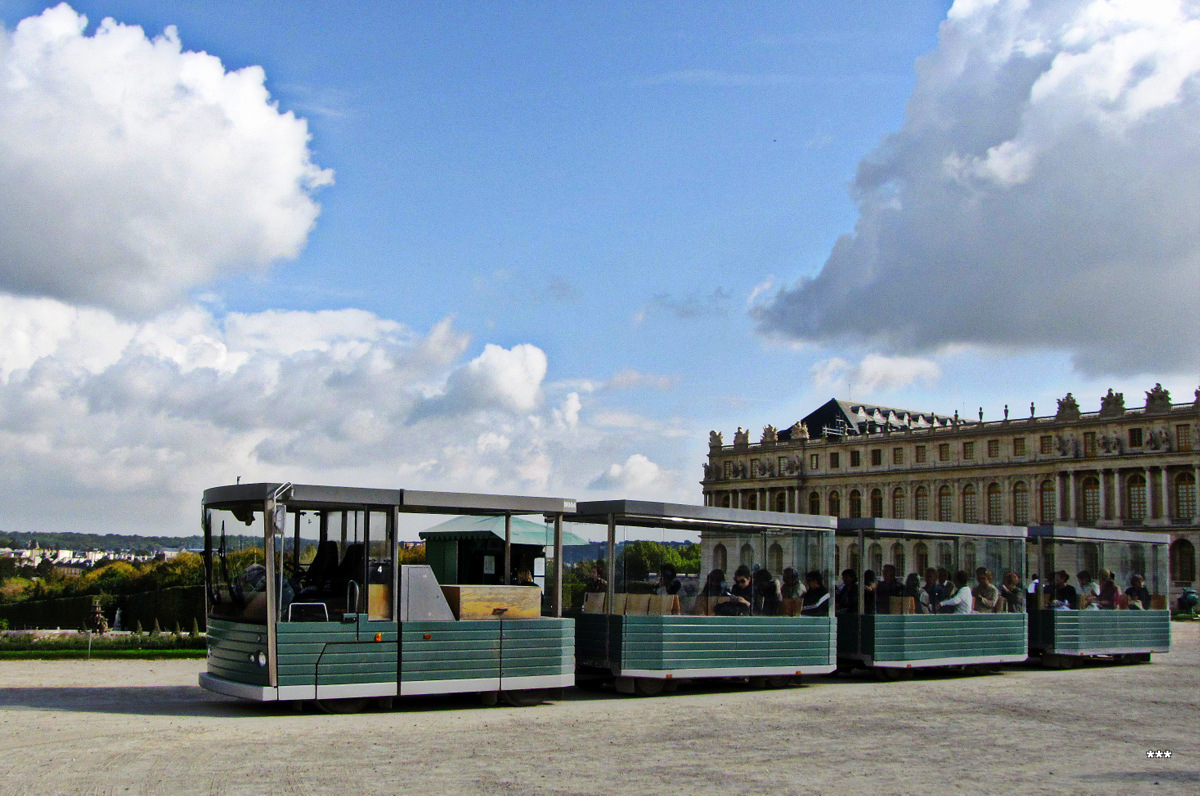 Paris, Sightseeing buses and road trains # 4