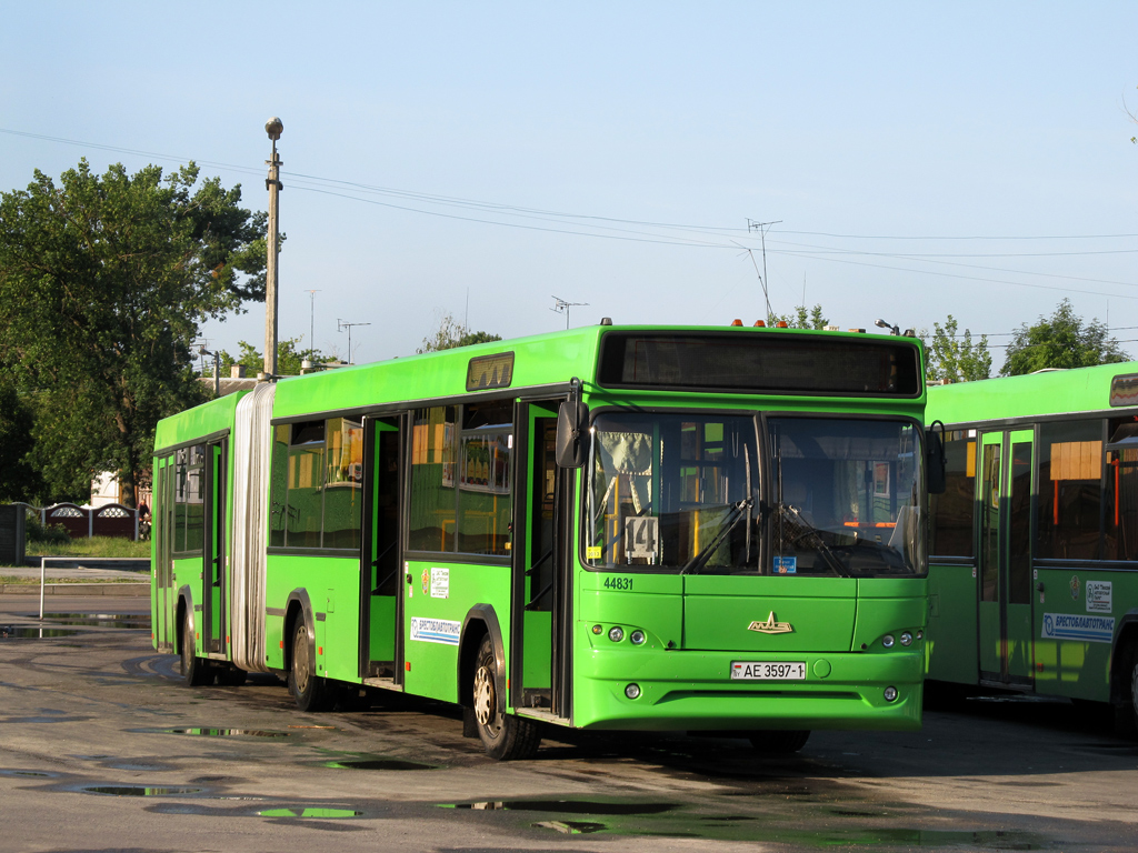 Pinsk, МАЗ-105.465 nr. 44831