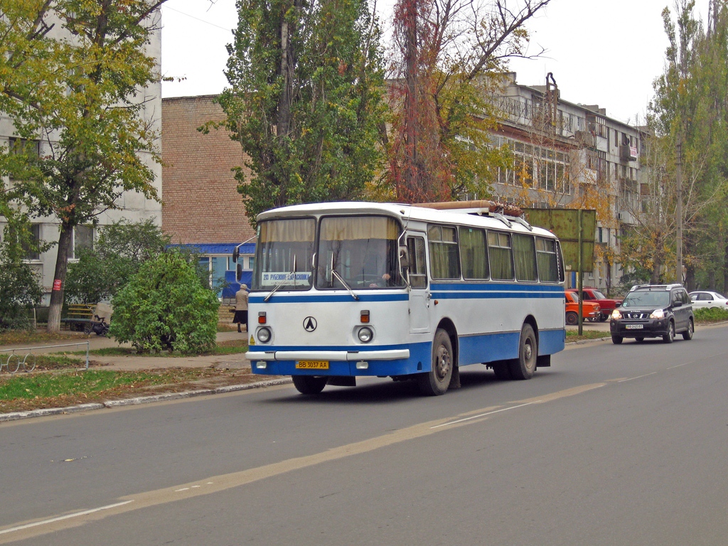 Rubezhnoe, LAZ-695НГ № ВВ 3037 АА
