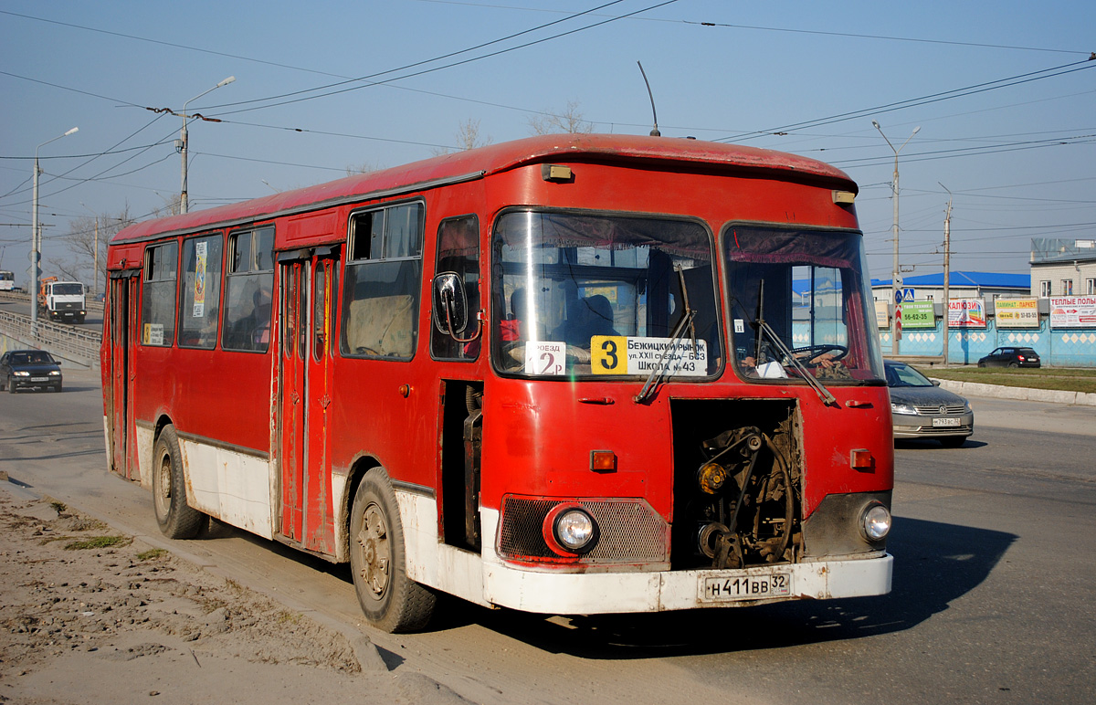 Bryansk, LiAZ-677М č. 213