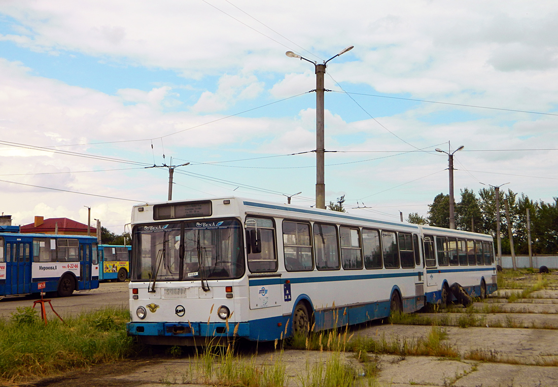 Novokuibyshevsk, LiAZ-5256.30 # АУ 827 63