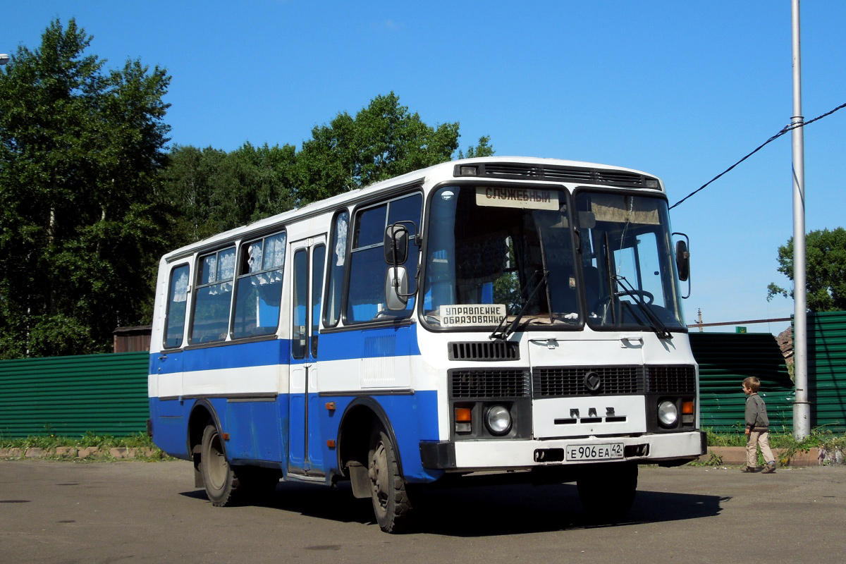 Anzhero-Sudzhensk, PAZ-3205-110 (32050R) č. Е 906 ЕА 42