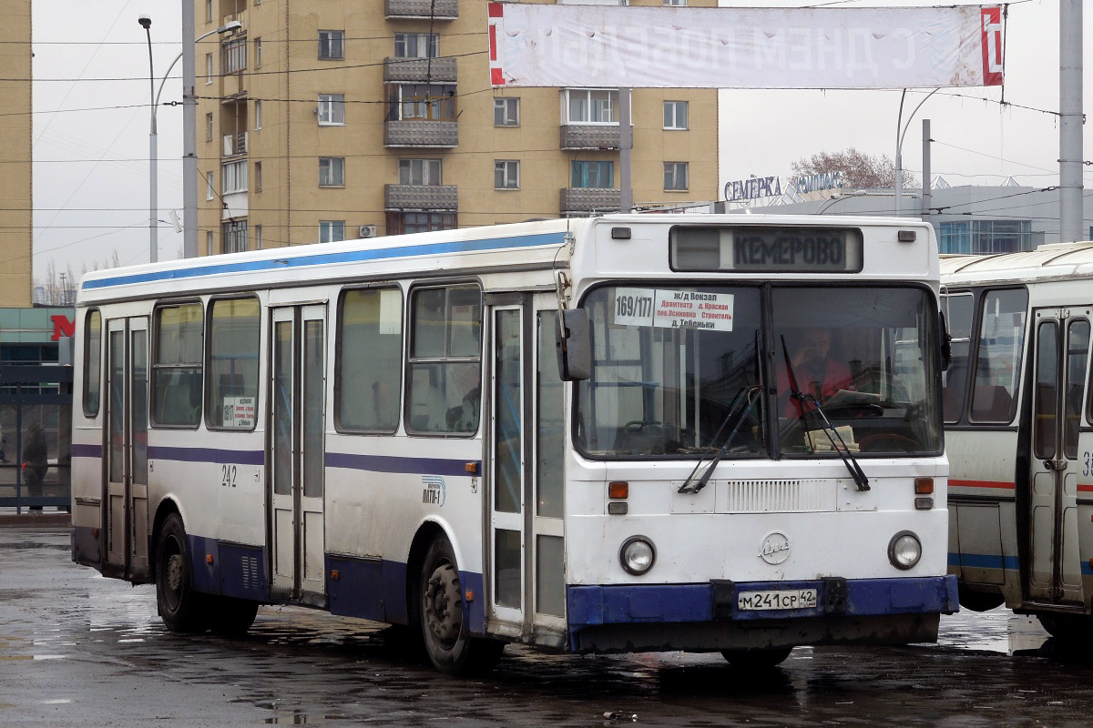 Kemerovo, LiAZ-5256.30 # 10242