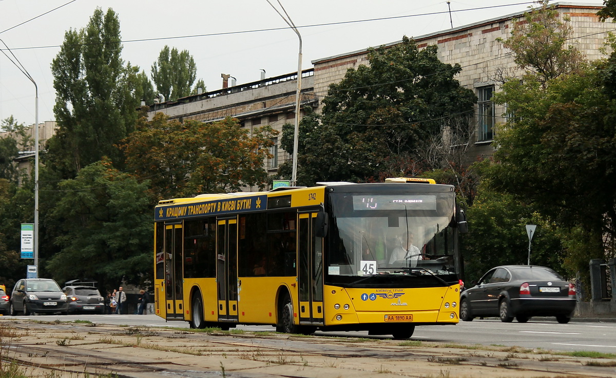 Kyiv, MAZ-203.065 # 1742
