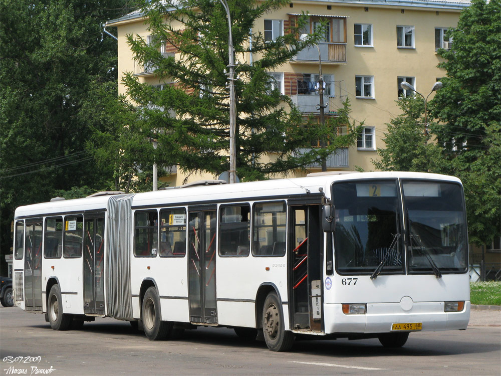 Pskov, Mercedes-Benz O345 G # 677