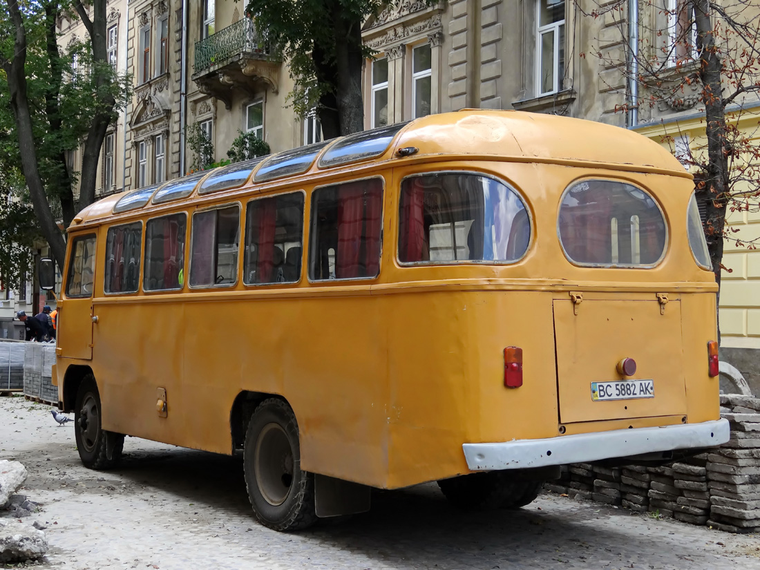 Lviv, PAZ-672М # ВС 5882 АК