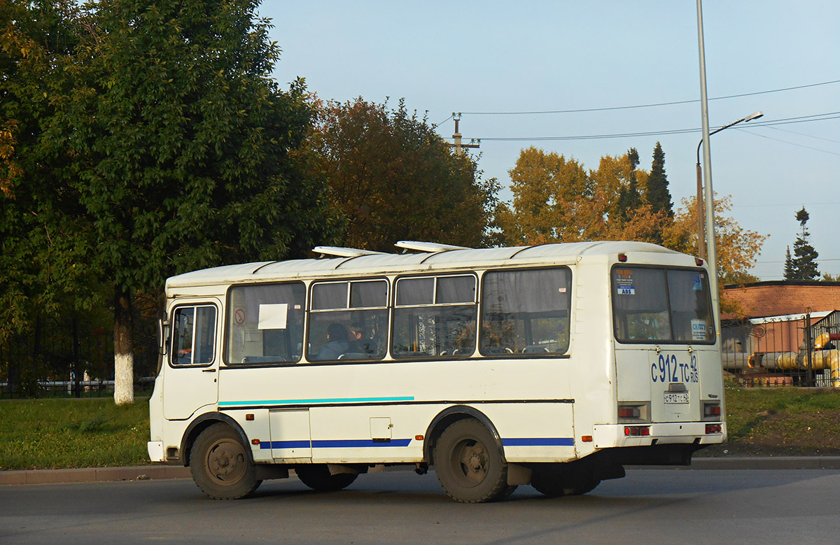 Berezovskiy, PAZ-32053 (320530, 3205B0, 3205C0, 3205E0) č. С 912 ТС 42