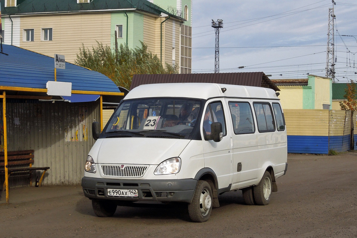 Мариинск, ГАЗ-322132 № Е 990 АХ 142