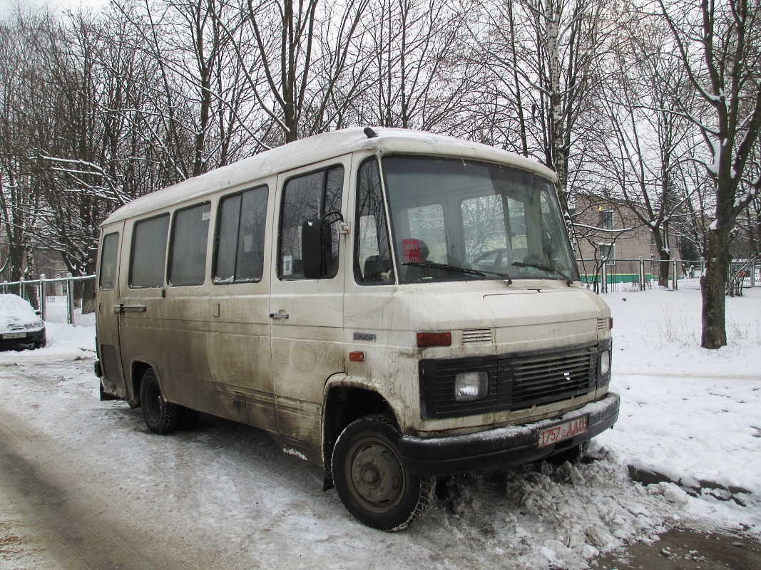 Минск, Mercedes-Benz O309D № 1757 ААО