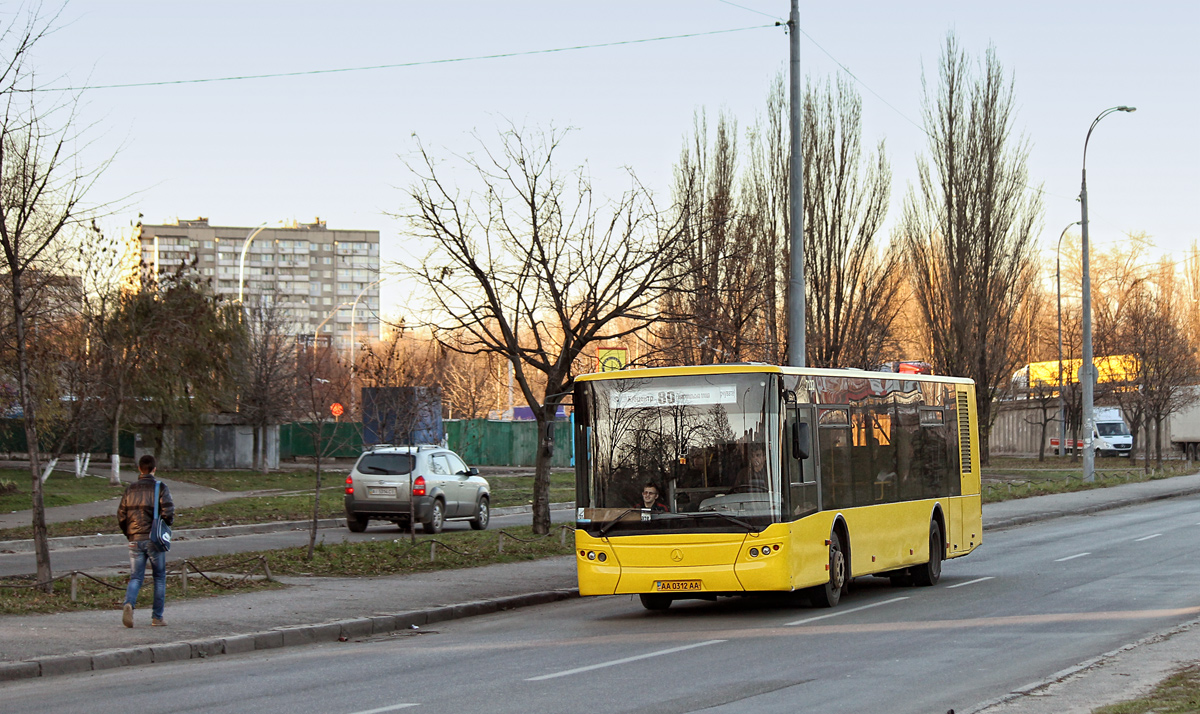 Kyiv, LAZ A183D1 č. 7132