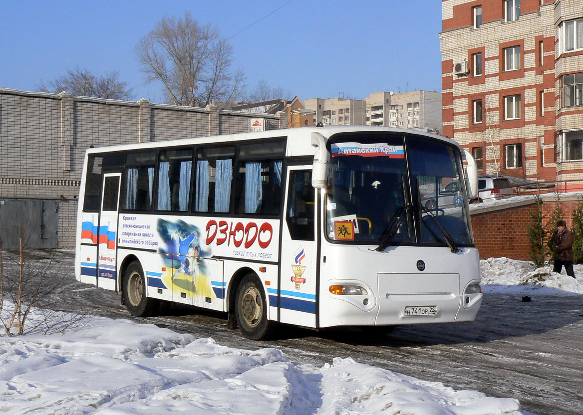 Barnaul, PAZ-4230-01 (KAvZ) č. Н 741 ОР 22