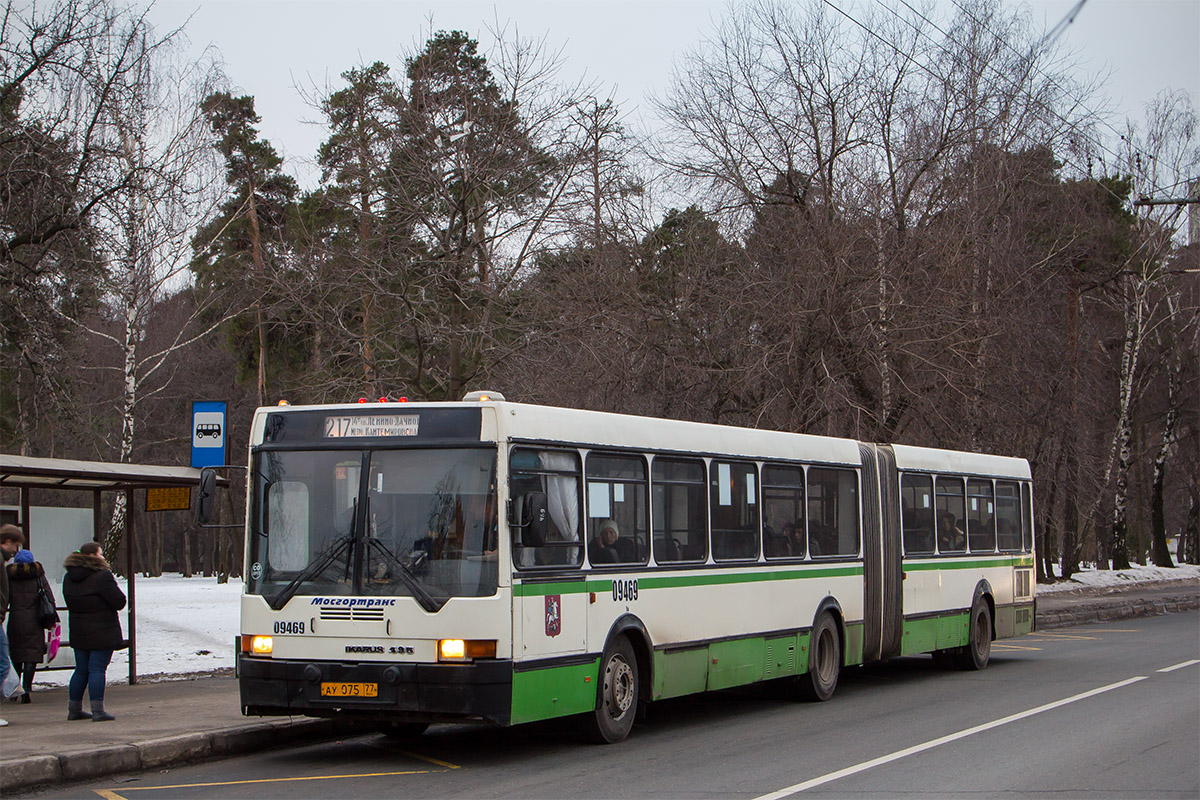 Moscow, Ikarus 435.17A # 09469