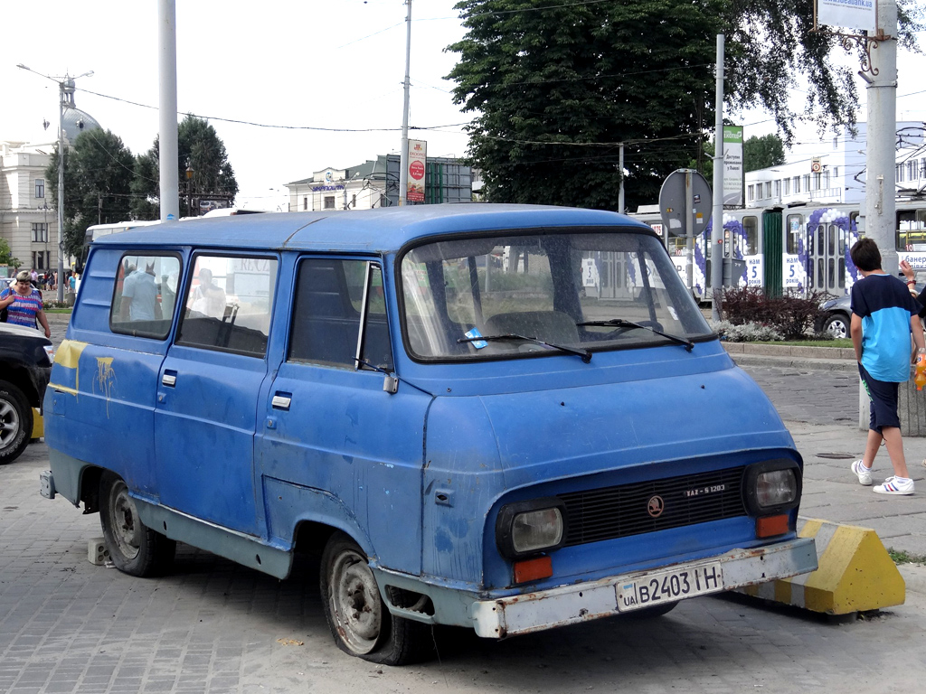 Lviv, Škoda 1203 nr. В 2403 ІН