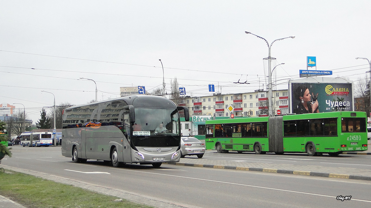 Gomel, Irisbus Magelys PRO 12M Nr. 015717; Gomel, МАЗ-105.465 Nr. 036544