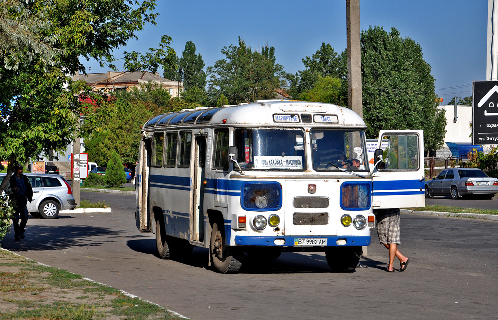 Nova Kahovka, PAZ-672М č. ВТ 9982 АМ