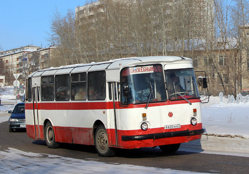 Amursk, LAZ-695Н č. А 620 АН 27