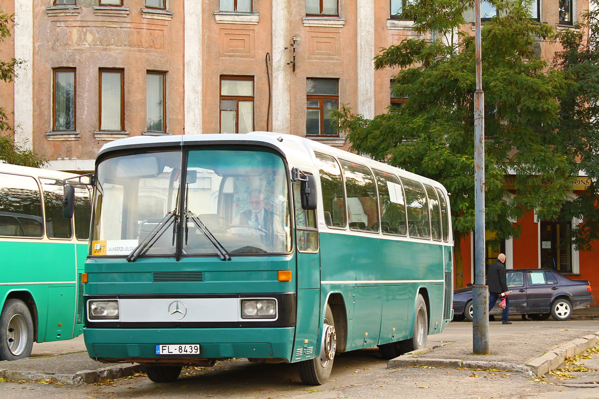 Jelgava, Mercedes-Benz O303-11ÜHE č. FL-8439
