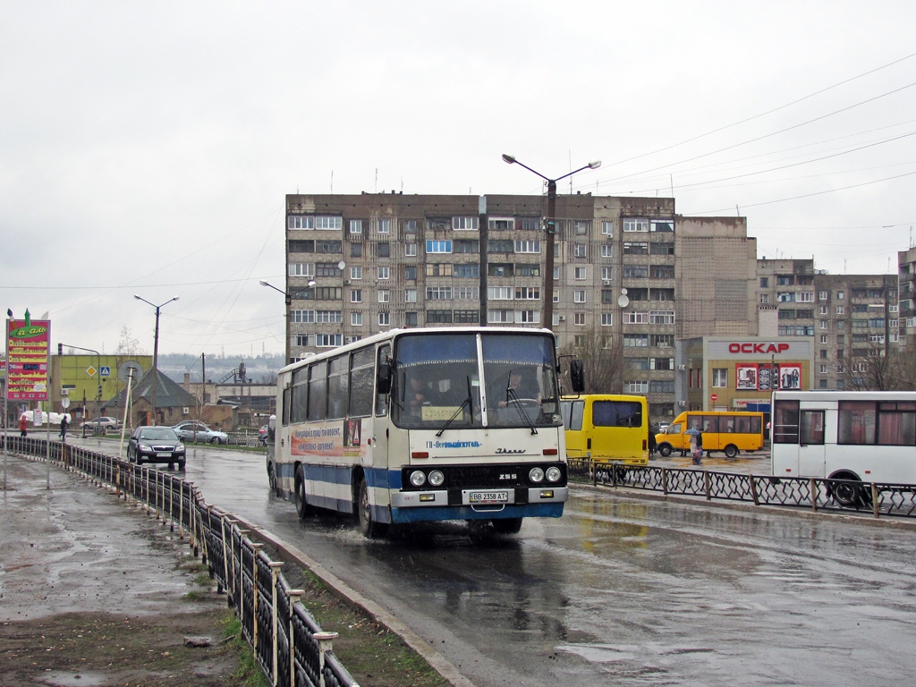 Pershotravensk (Lugansk region), Ikarus 255.70 Nr. ВВ 2358 АТ
