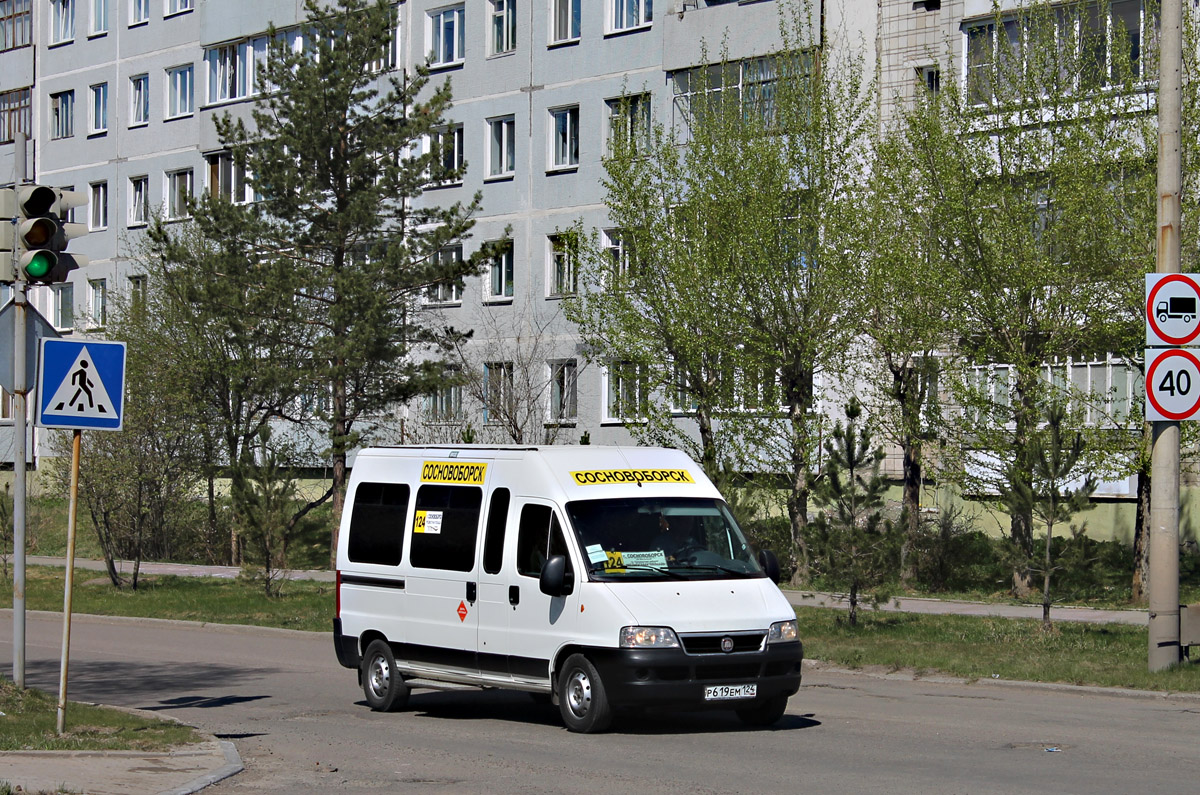 Сосновоборск, FIAT Ducato 244 [RUS] č. Р 619 ЕМ 124