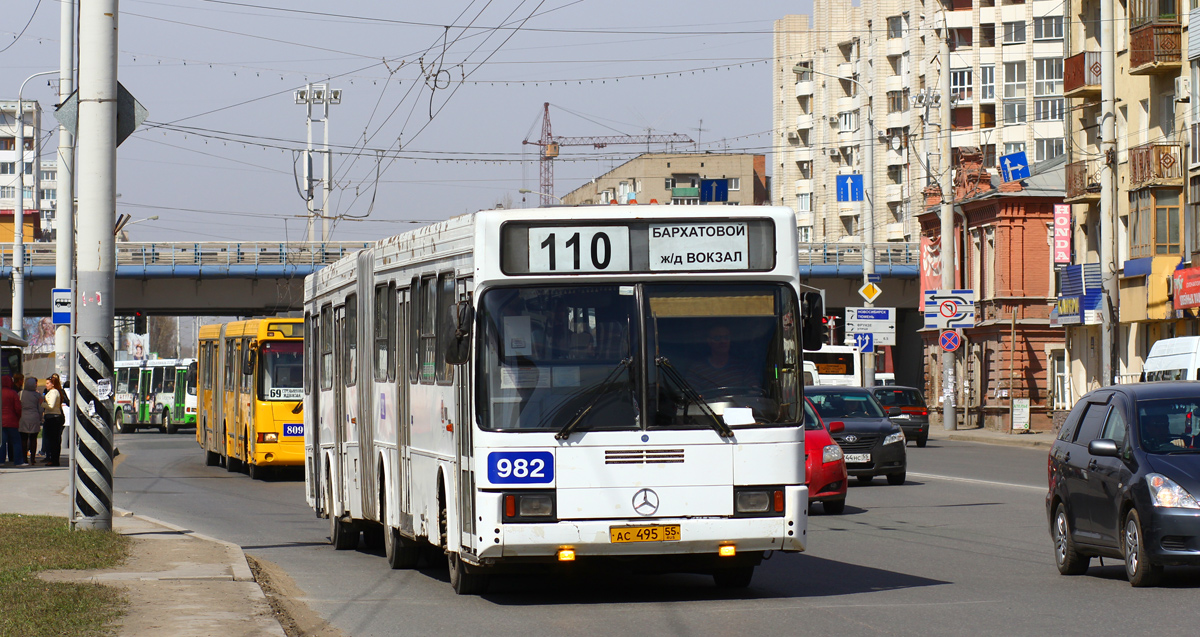 Omsk, GolAZ-АКА-6226 č. 982